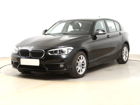 BMW 1, 2018 - pohled č. 3