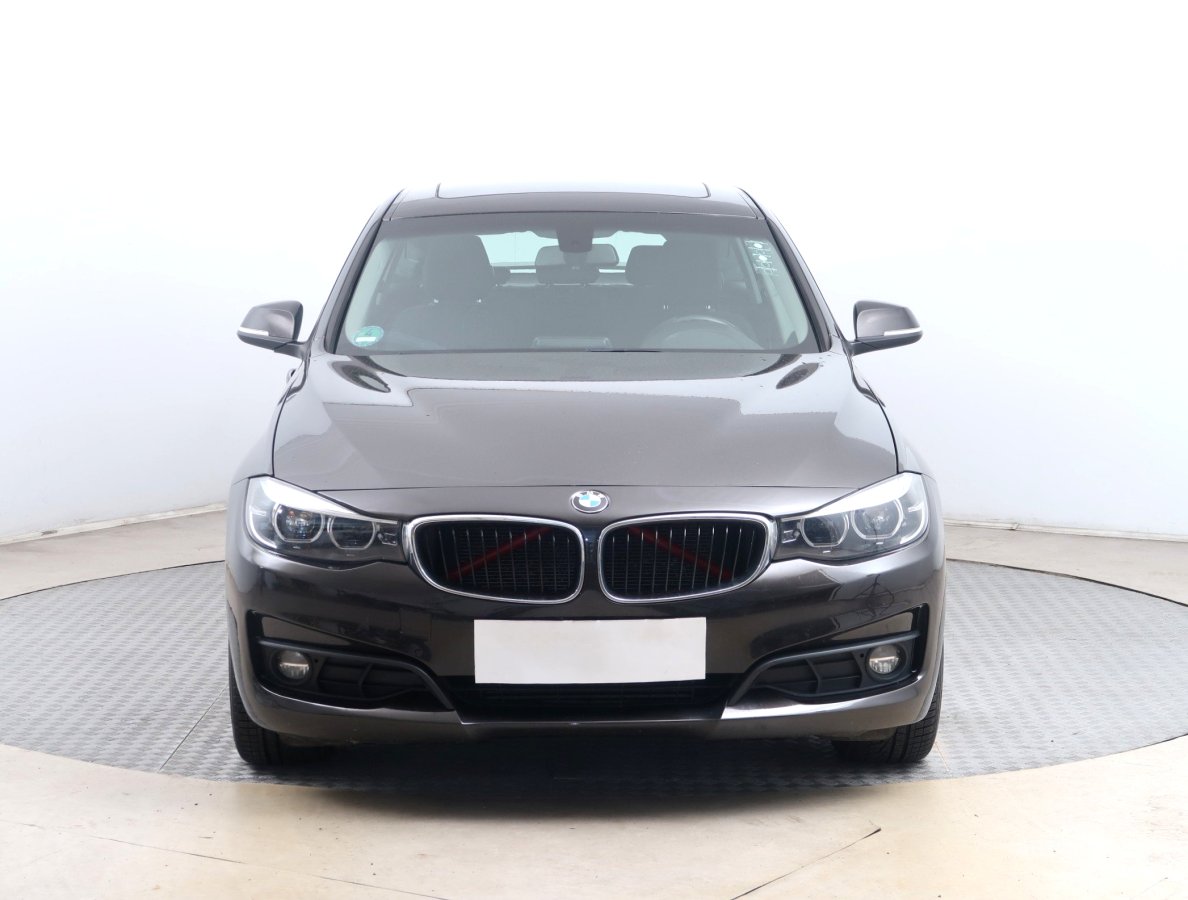 BMW 3GT, 2017 - pohled č. 2