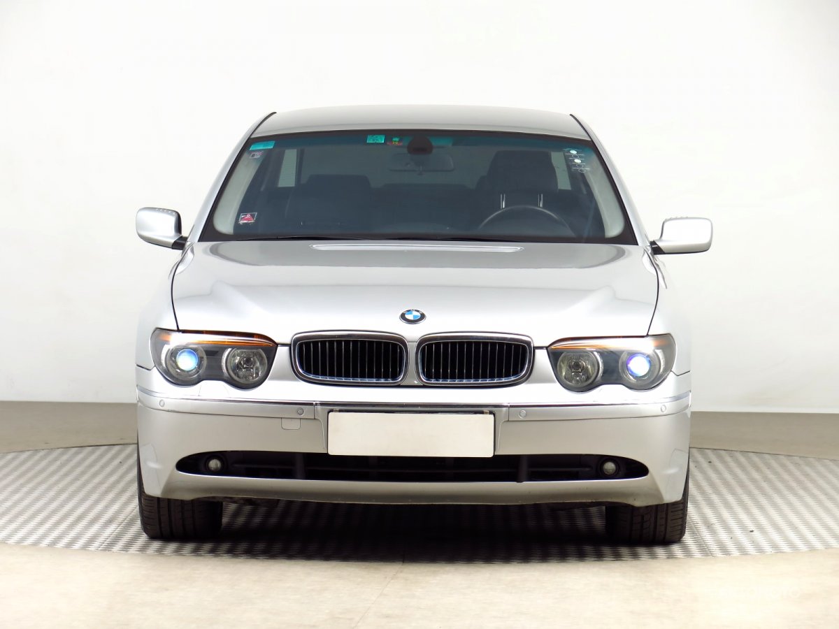 BMW 7, 2003 - pohled č. 2