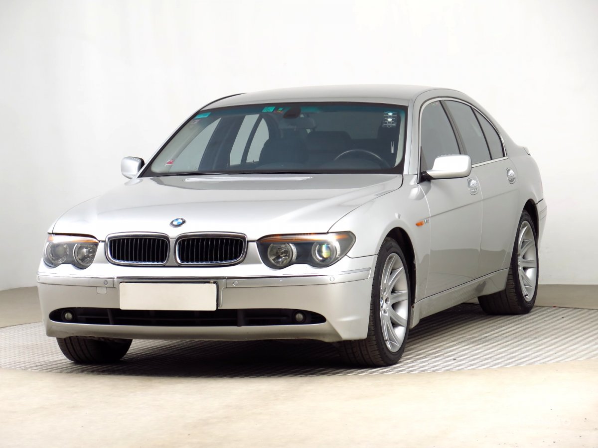 BMW 7, 2003 - pohled č. 3