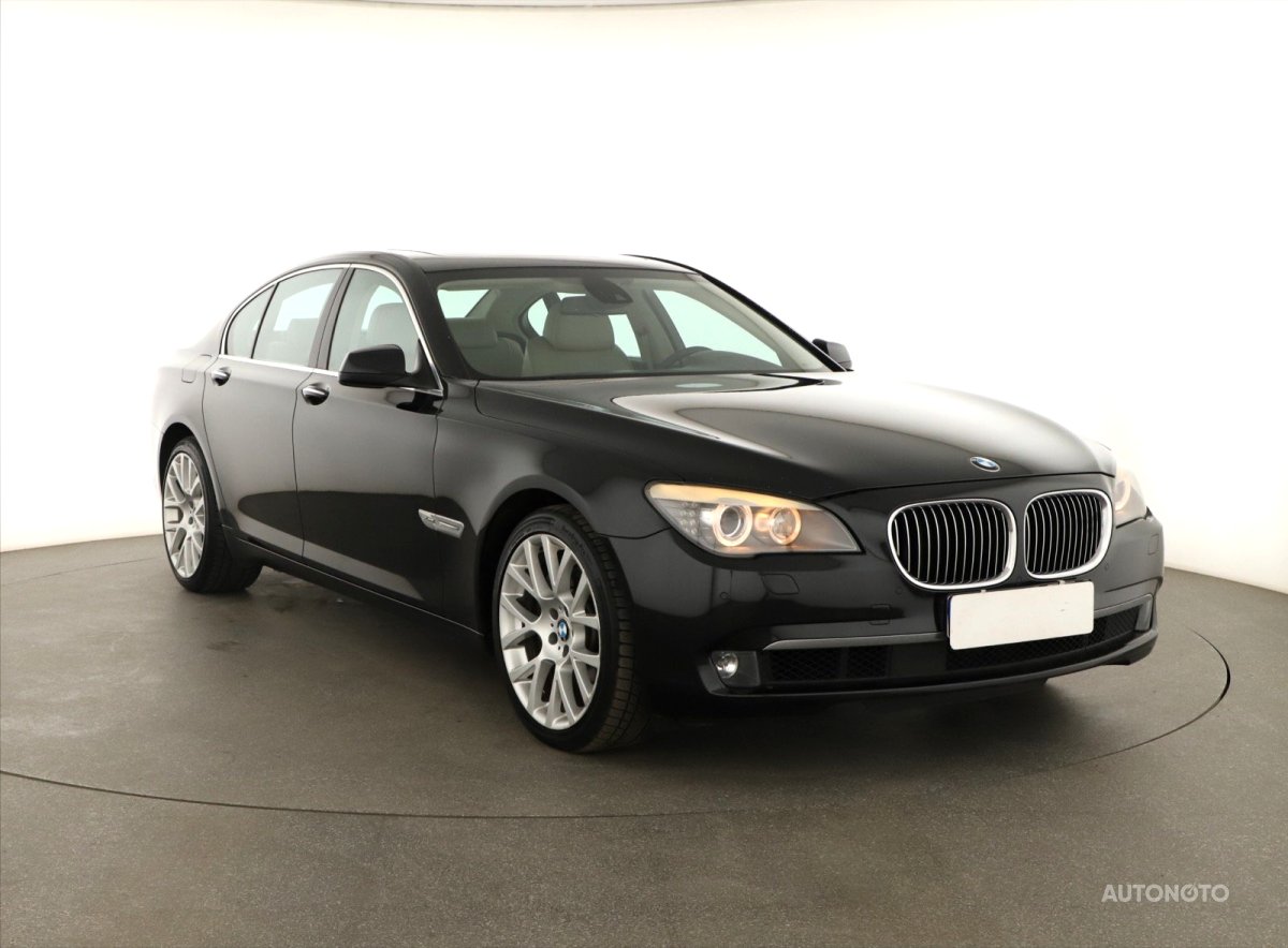 BMW 7, 2011 - pohled č. 1