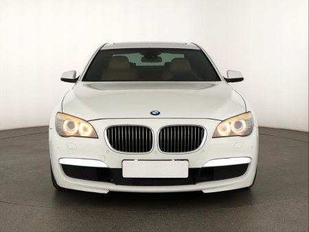 BMW 7, 2012 - pohled č. 2