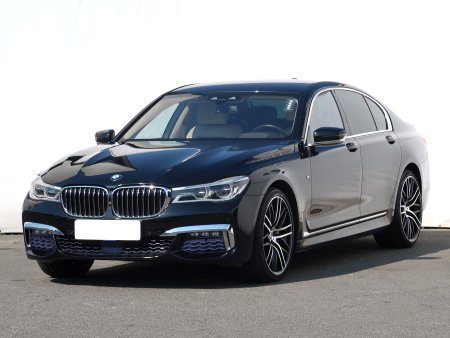 BMW 7, 2016 - pohled č. 3