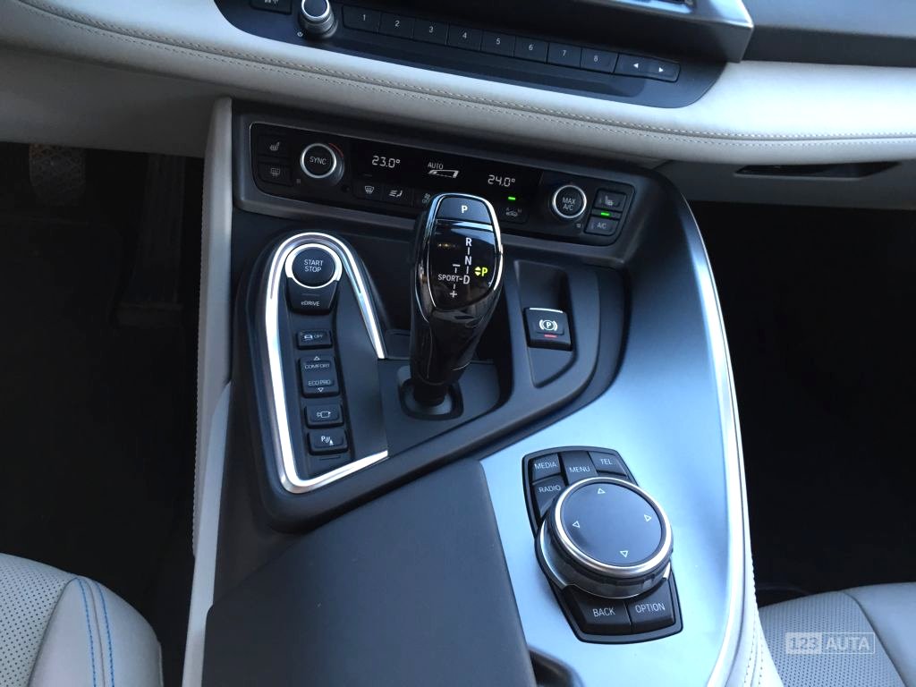 BMW i8, 2014 - pohled č. 13