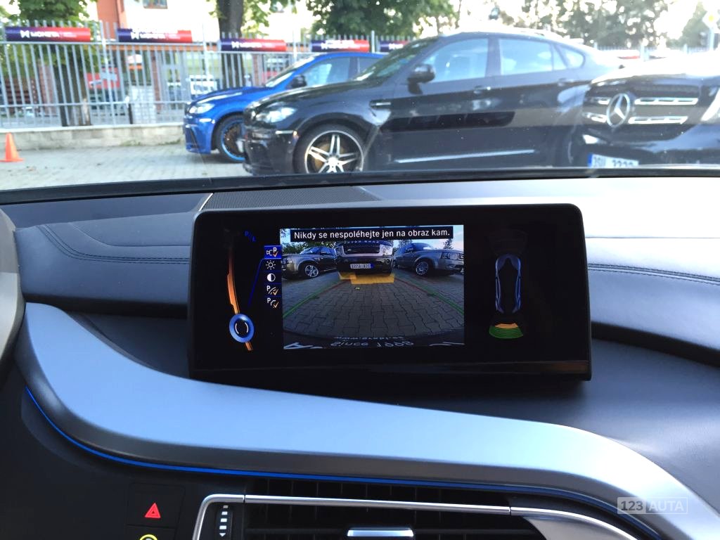 BMW i8, 2014 - pohled č. 16