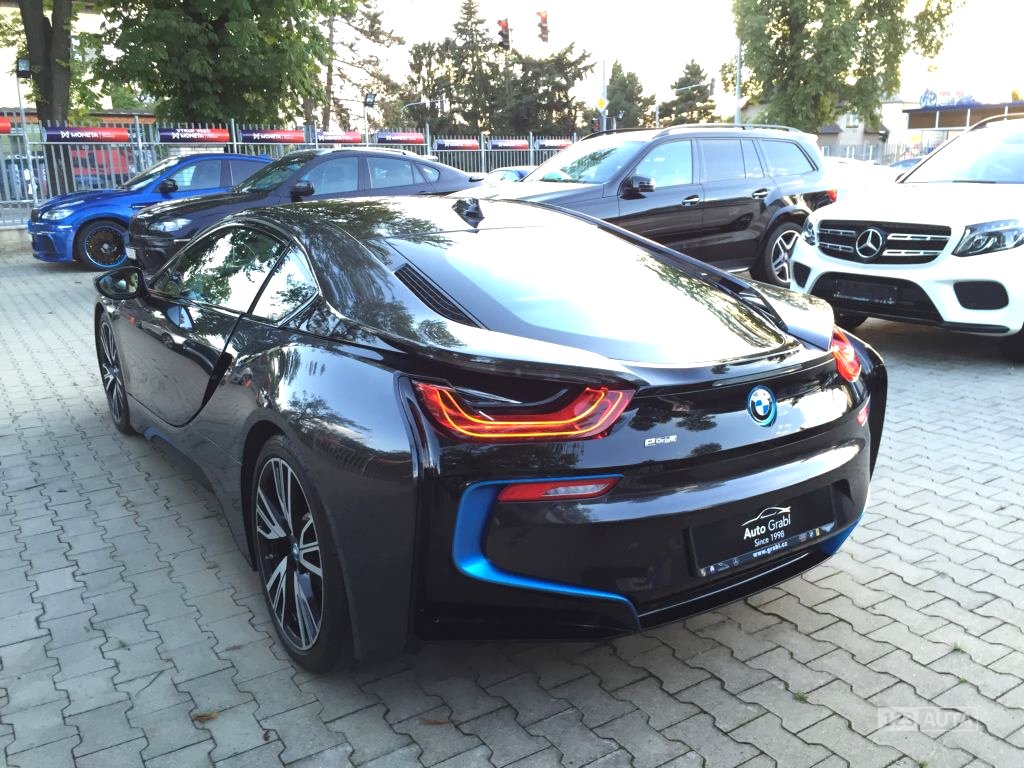 BMW i8, 2014 - pohled č. 6