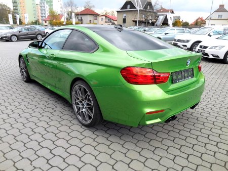 BMW M4, 2017 - pohled č. 3