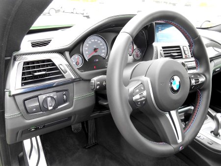 BMW M4, 2017 - pohled č. 9