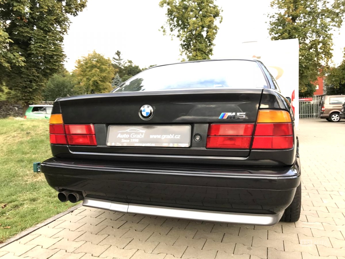 BMW M5, 1989 - pohled č. 5