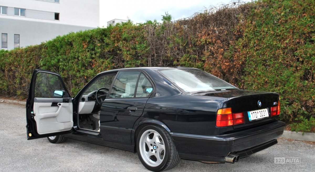 BMW M5, 1993 - pohled č. 6