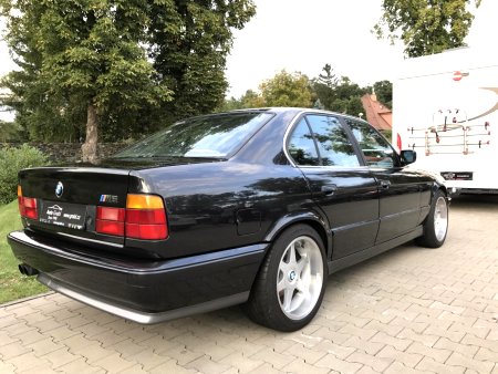 BMW M5, 1989 - pohled č. 4