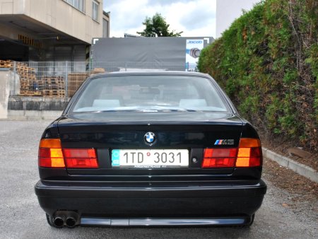 BMW M5, 1993 - pohled č. 5
