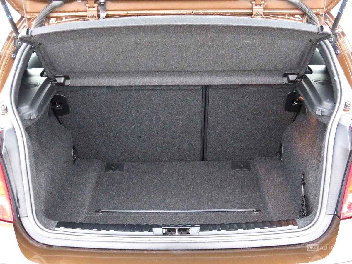 BMW Řada 1, 2010 - pohled č. 10