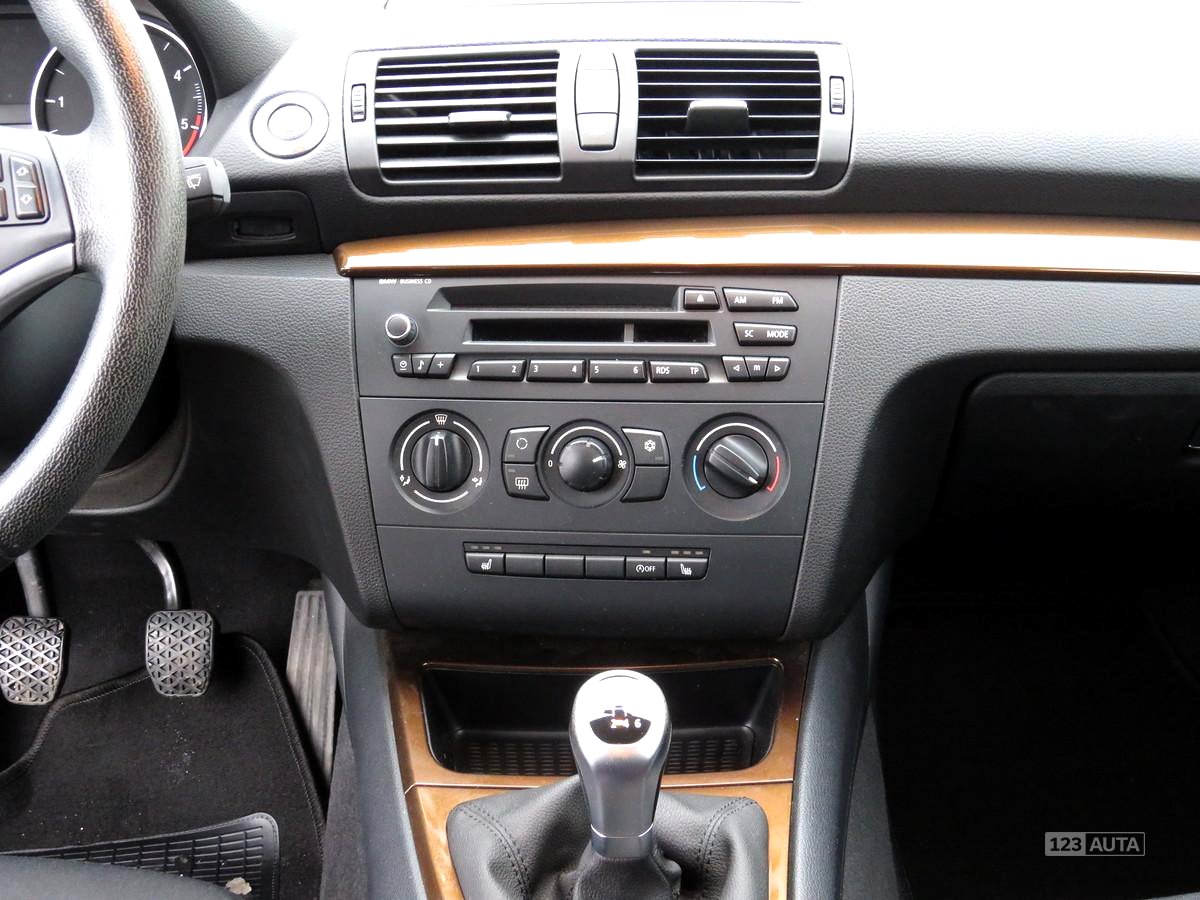 BMW Řada 1, 2010 - pohled č. 13