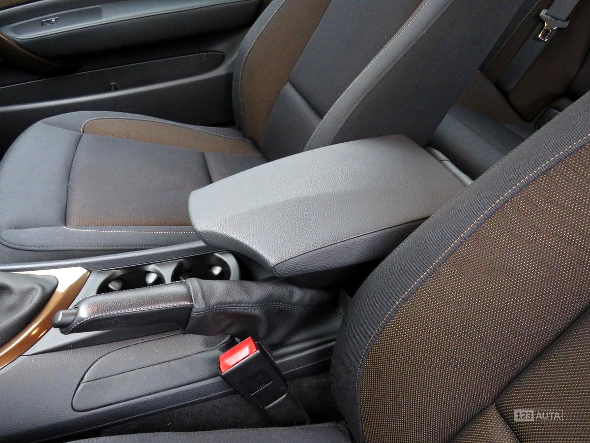 BMW Řada 1, 2010 - pohled č. 26