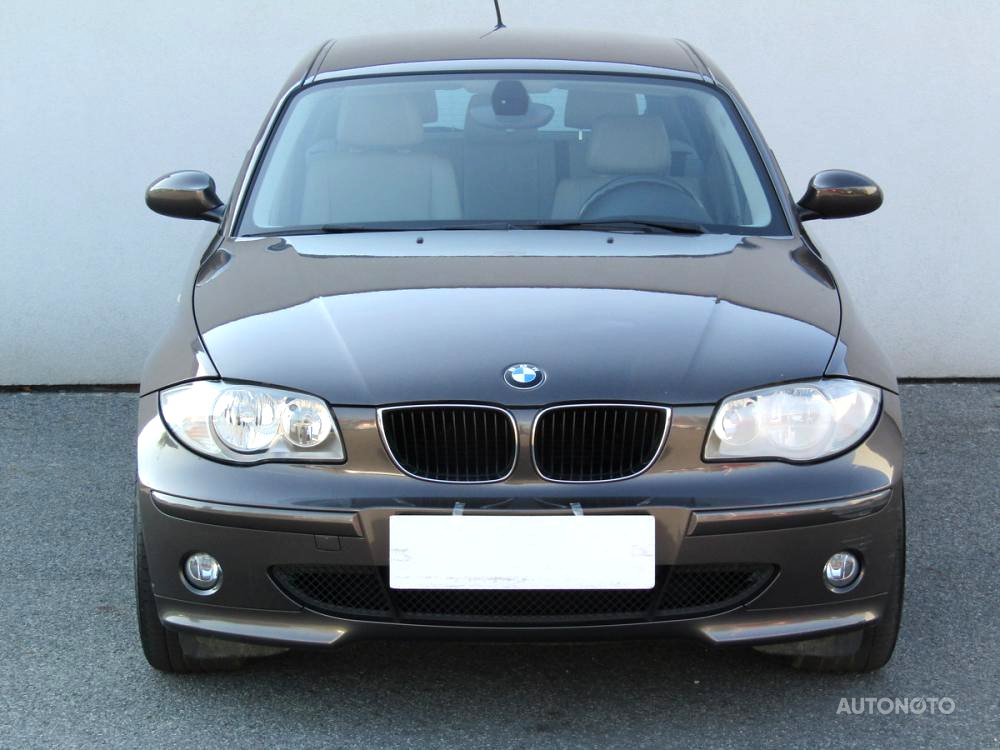 BMW Řada 1, 2006 - pohled č. 2