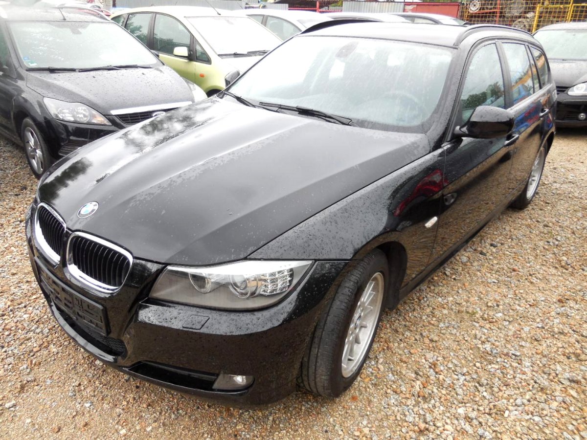 BMW Řada 3, 2009 - pohled č. 2