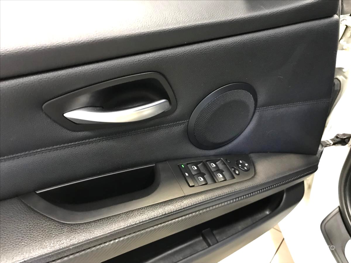 BMW Řada 3, 2010 - pohled č. 5