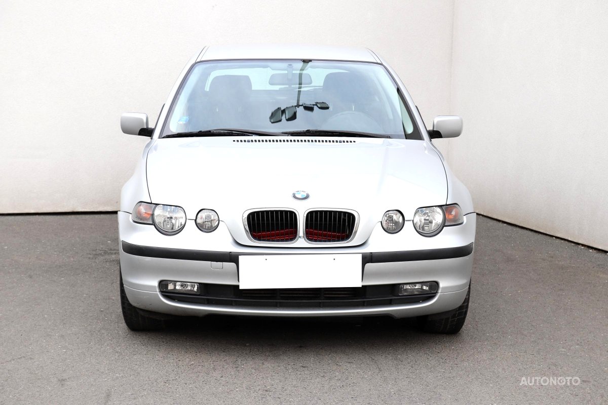 BMW Řada 3, 2003 - pohled č. 2