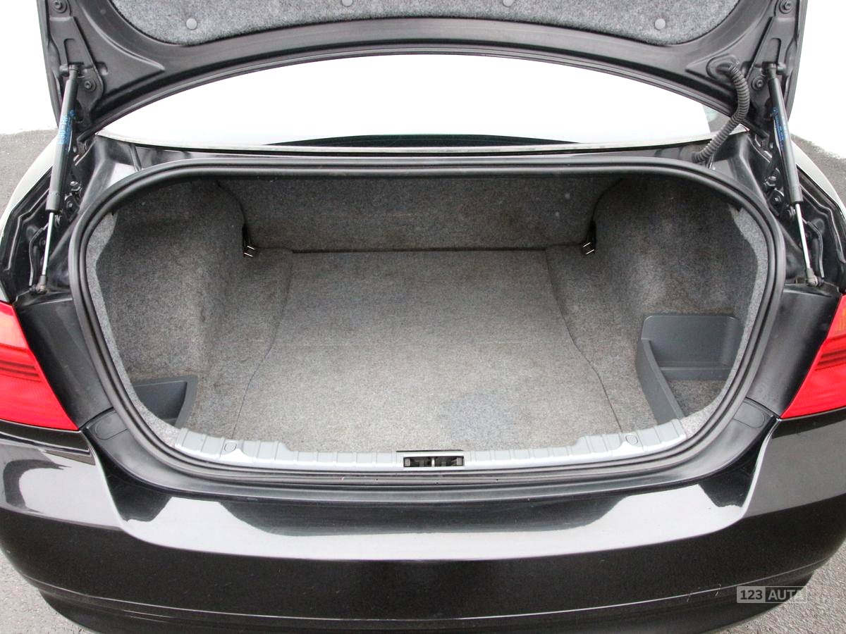 BMW Řada 3, 2007 - pohled č. 10