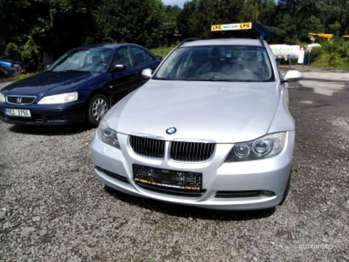 BMW Řada 3, 2008 - pohled č. 2