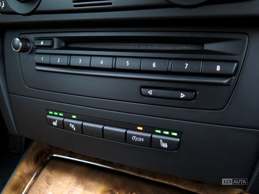 BMW Řada 3, 2007 - pohled č. 18