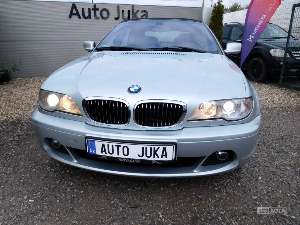 BMW Řada 3, 2004 - pohled č. 2