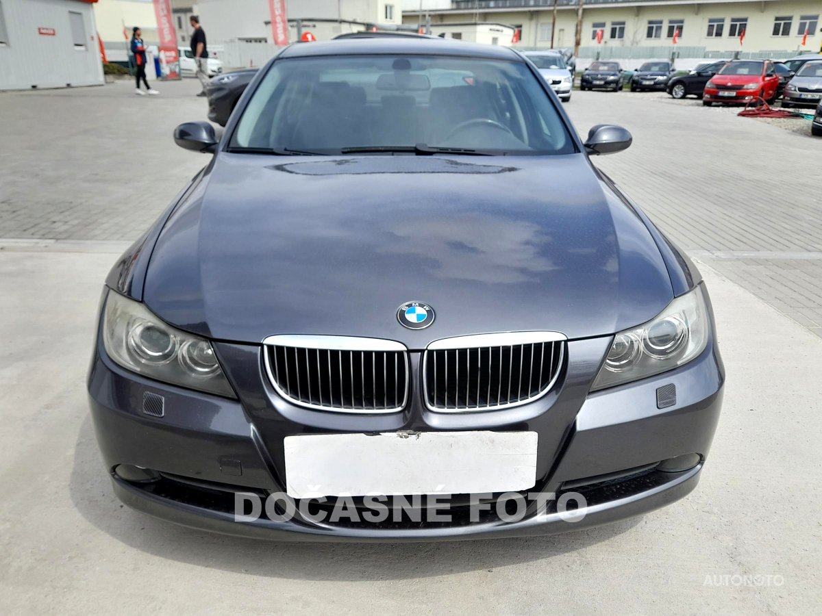 BMW Řada 3, 2006 - pohled č. 2