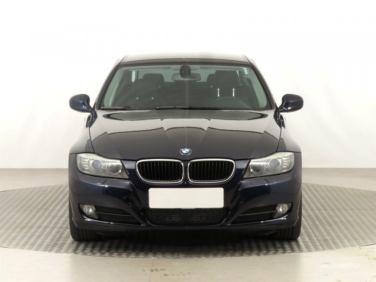 BMW Řada 3, 2009 - pohled č. 2