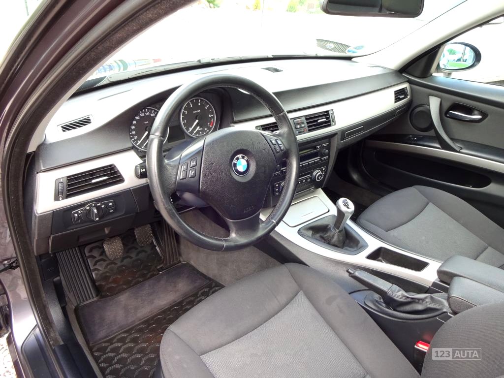 BMW Řada 3, 2007 - pohled č. 12