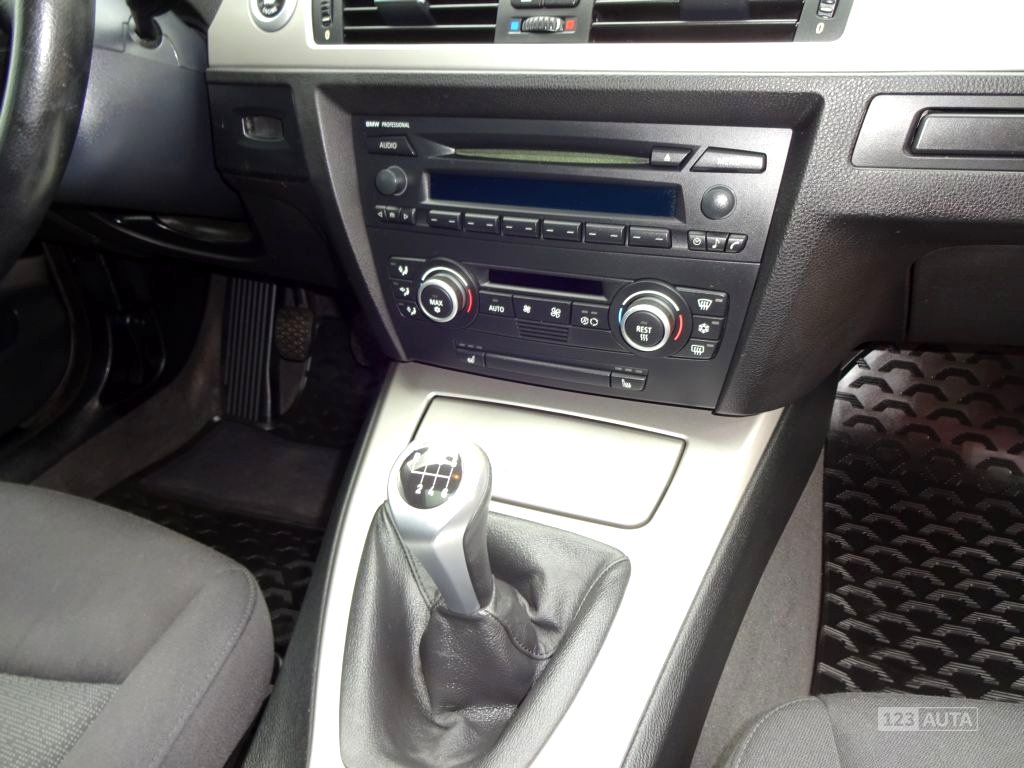 BMW Řada 3, 2007 - pohled č. 16