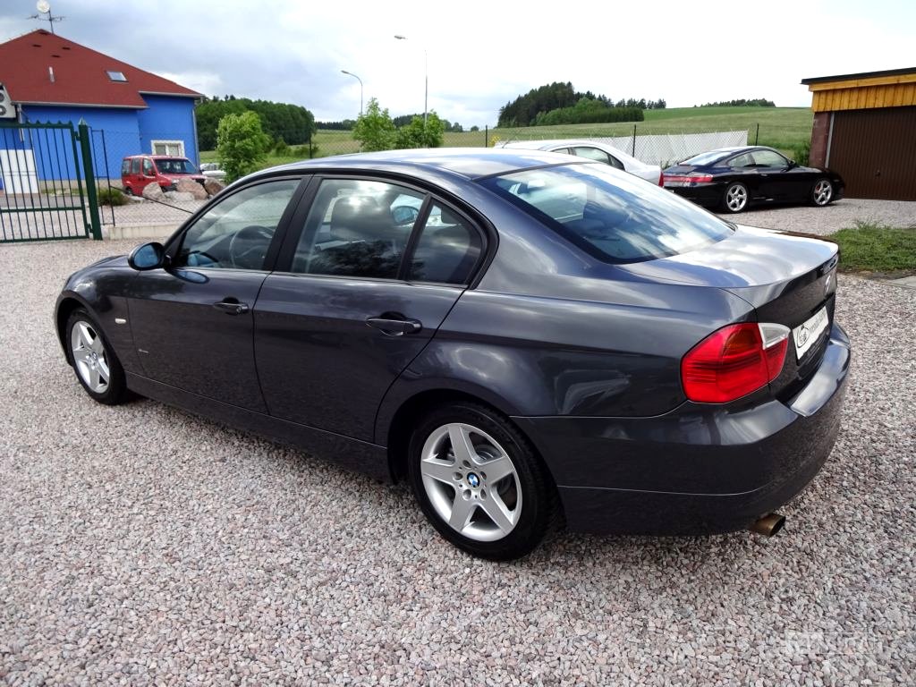 BMW Řada 3, 2007 - pohled č. 6