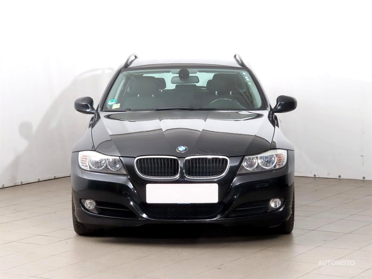 BMW Řada 3, 2009 - pohled č. 2