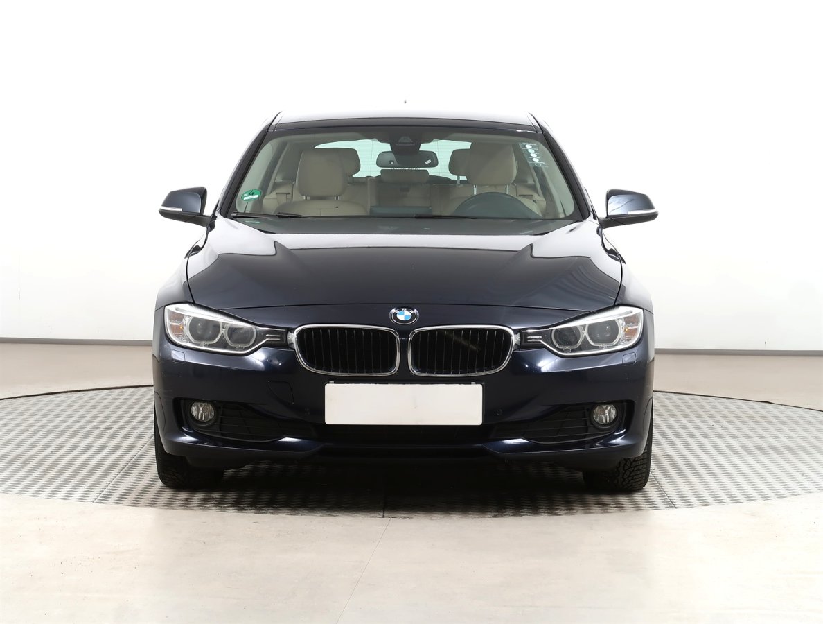 BMW Řada 3, 2013 - pohled č. 2