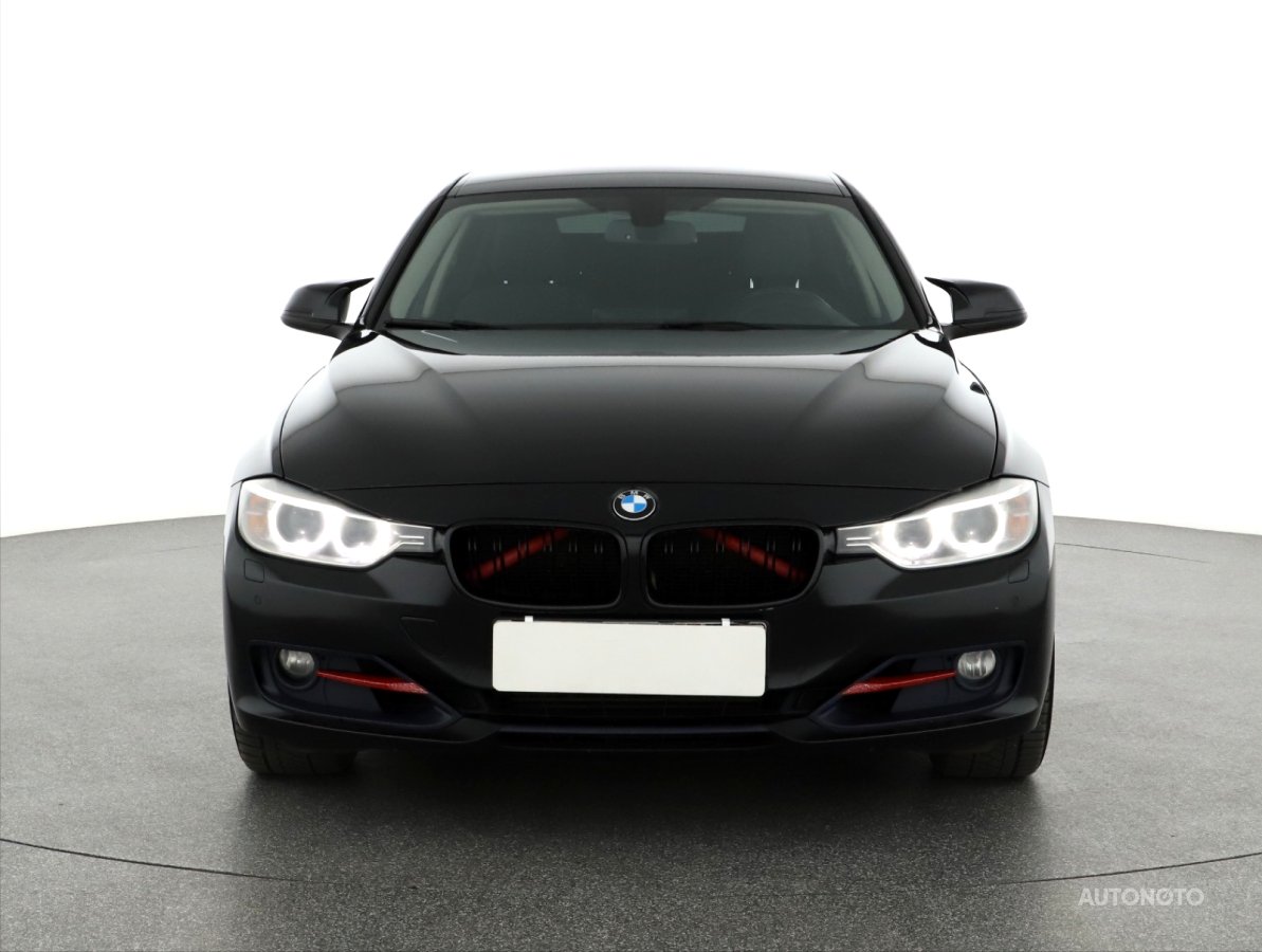 BMW Řada 3, 2014 - pohled č. 2