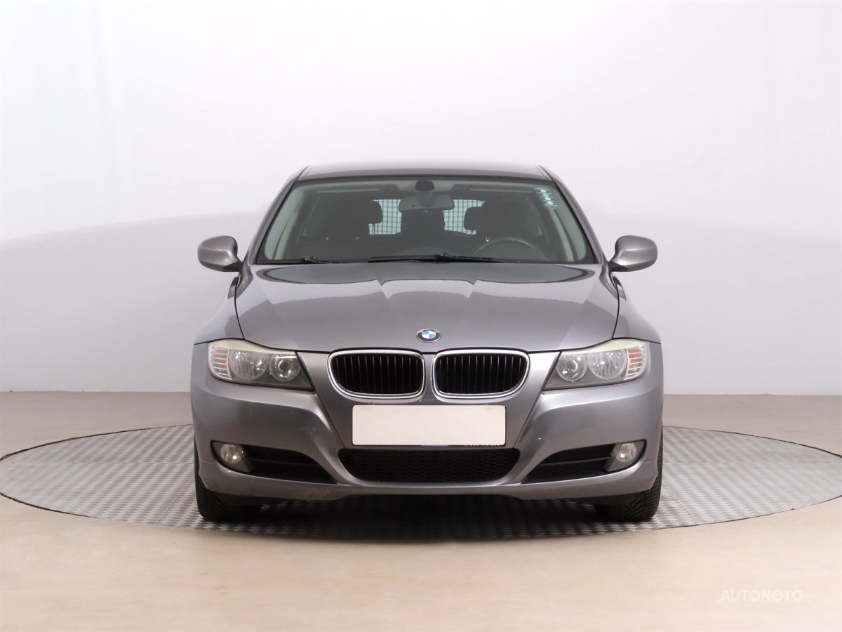 BMW Řada 3, 2008 - pohled č. 2