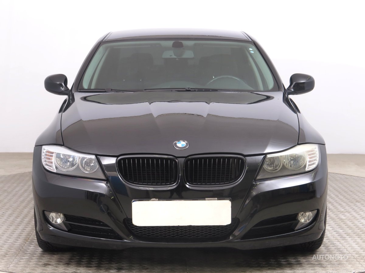 BMW Řada 3, 2009 - pohled č. 2