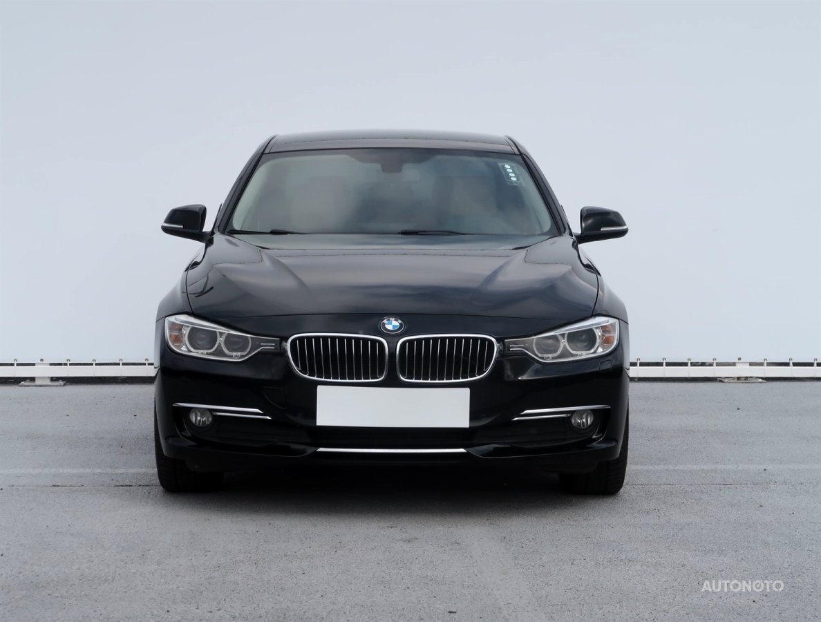 BMW Řada 3, 2012 - pohled č. 2