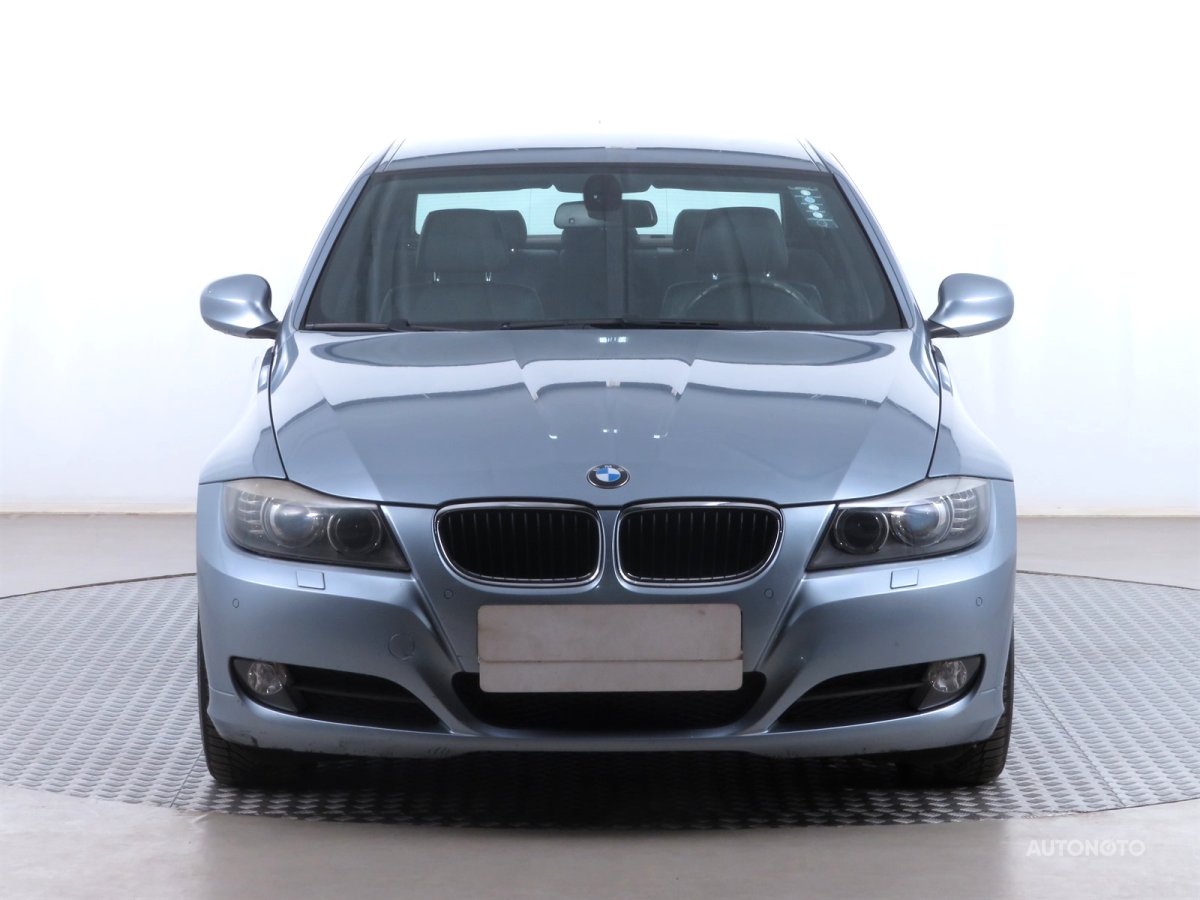 BMW Řada 3, 2009 - pohled č. 2