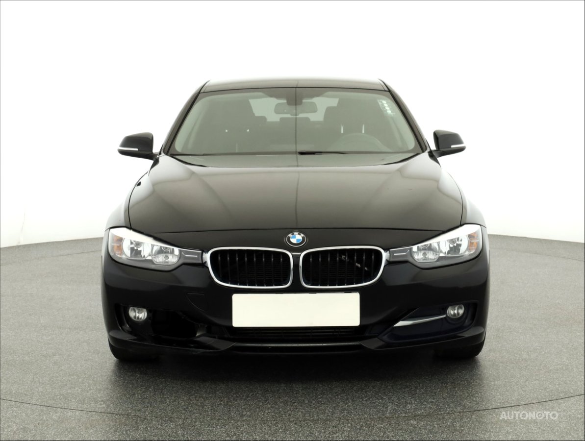 BMW Řada 3, 2013 - pohled č. 2