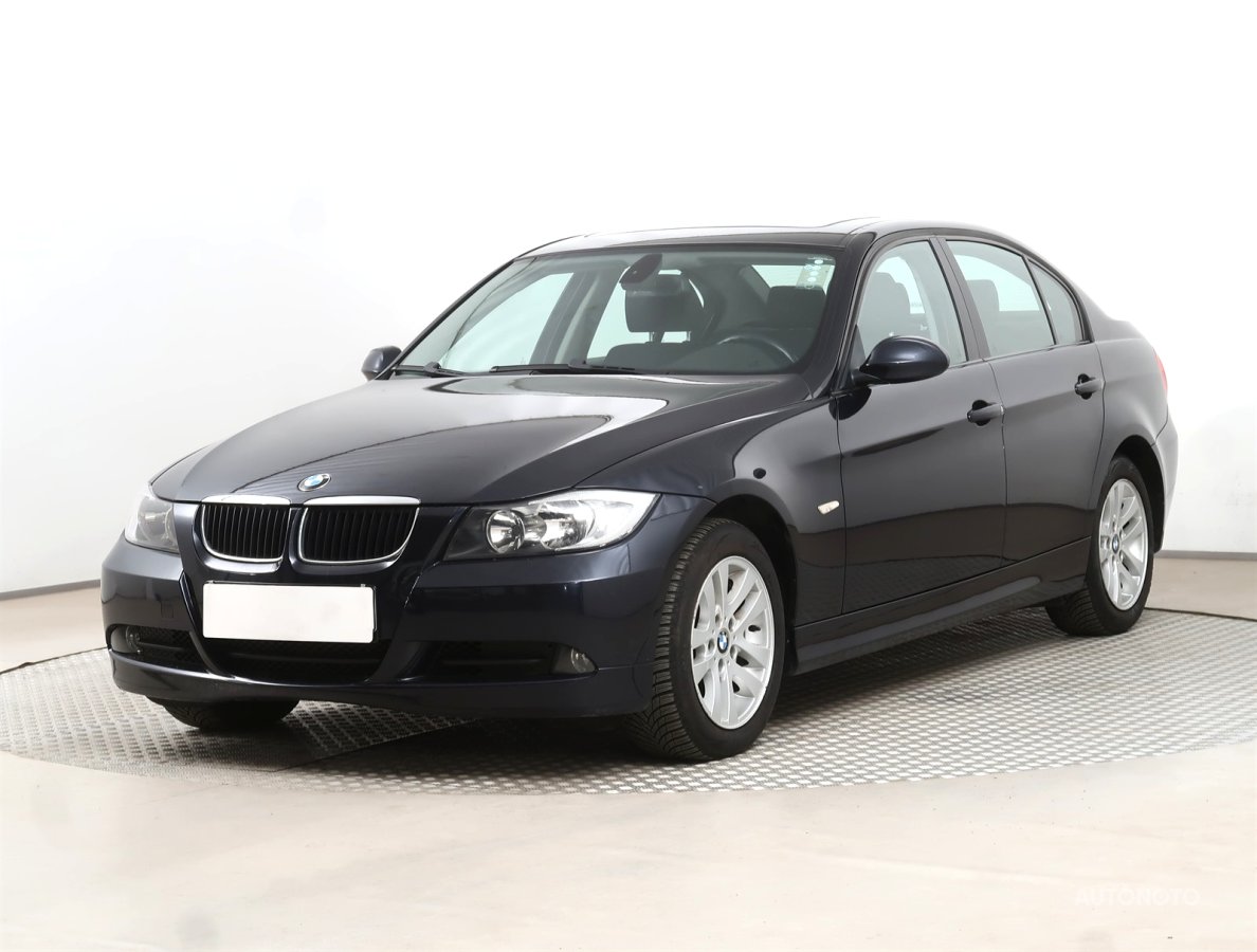 BMW Řada 3, 2006 - pohled č. 3