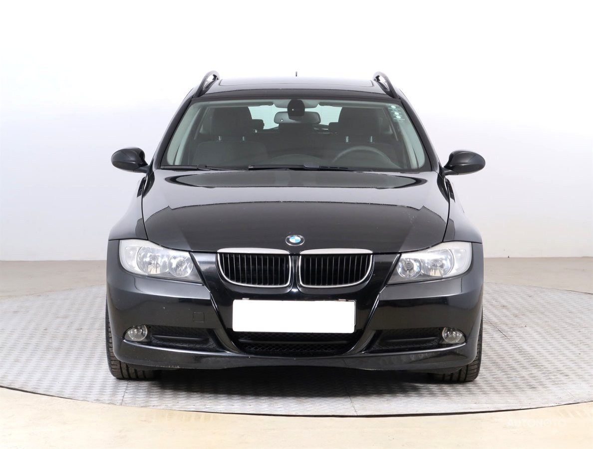 BMW Řada 3, 2008 - pohled č. 2