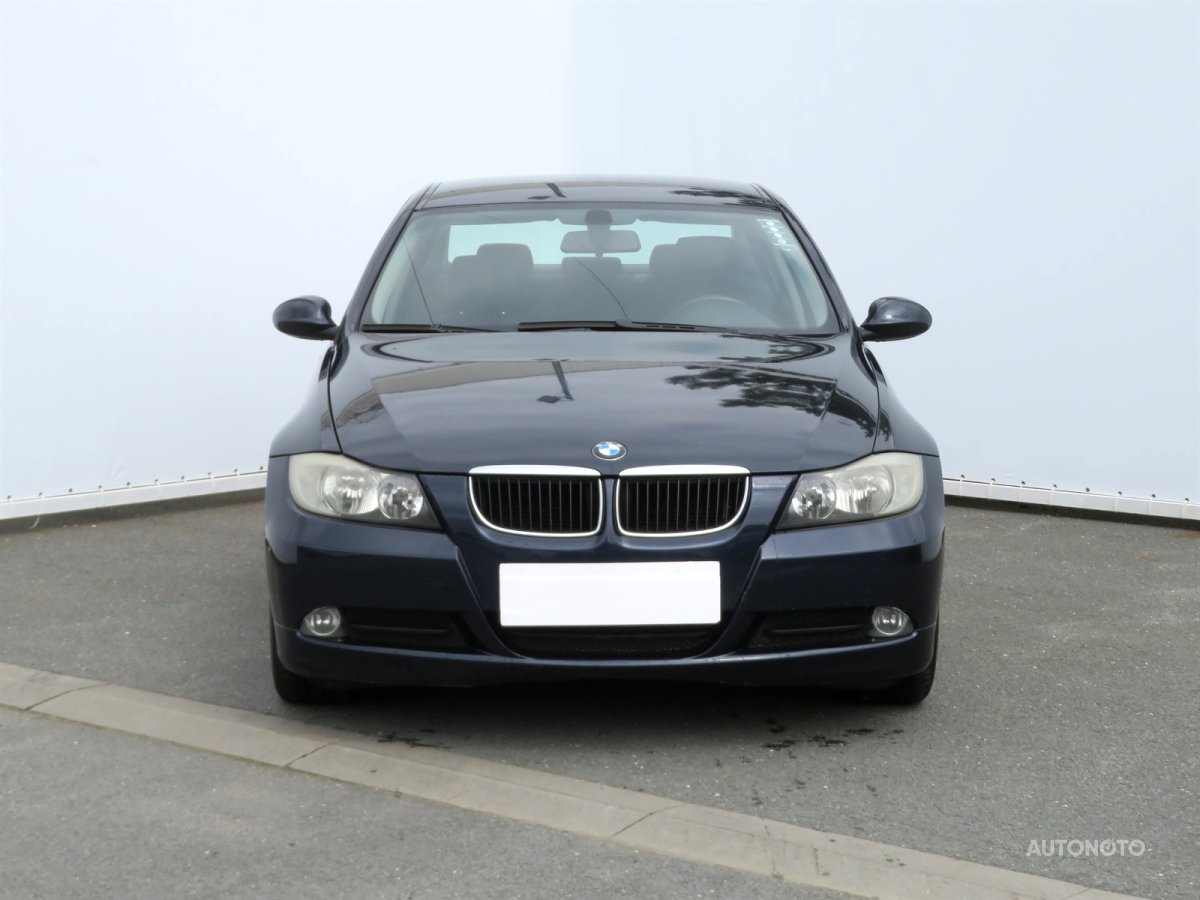 BMW Řada 3, 2006 - pohled č. 2