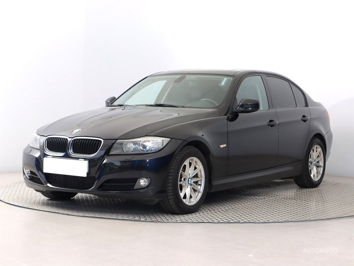 BMW Řada 3, 2011 - pohled č. 3