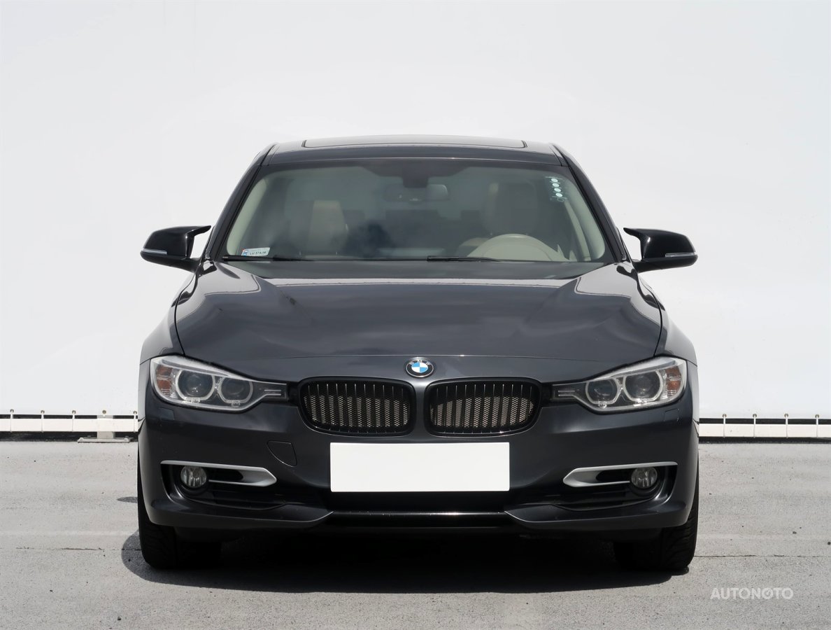 BMW Řada 3, 2012 - pohled č. 2