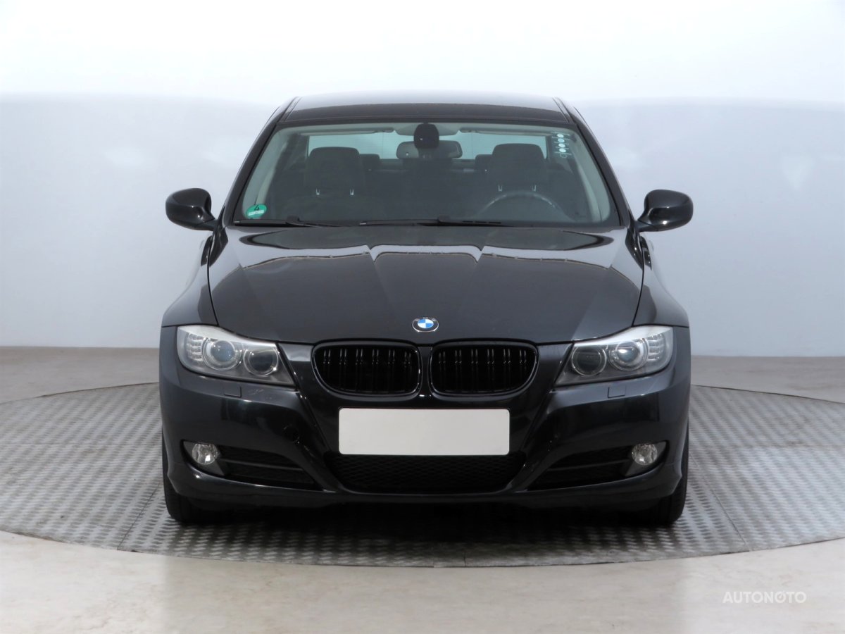 BMW Řada 3, 2009 - pohled č. 2