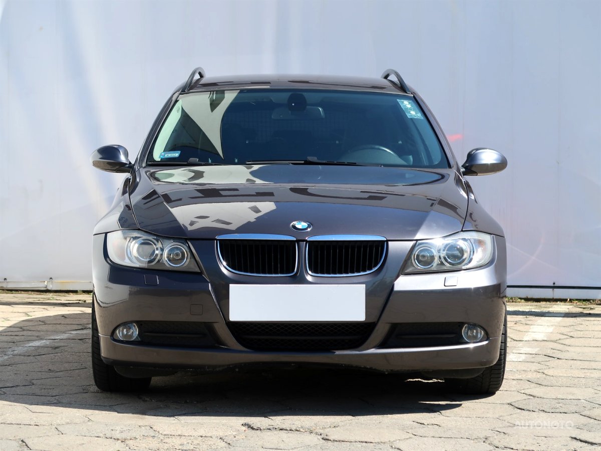 BMW Řada 3, 2008 - pohled č. 2