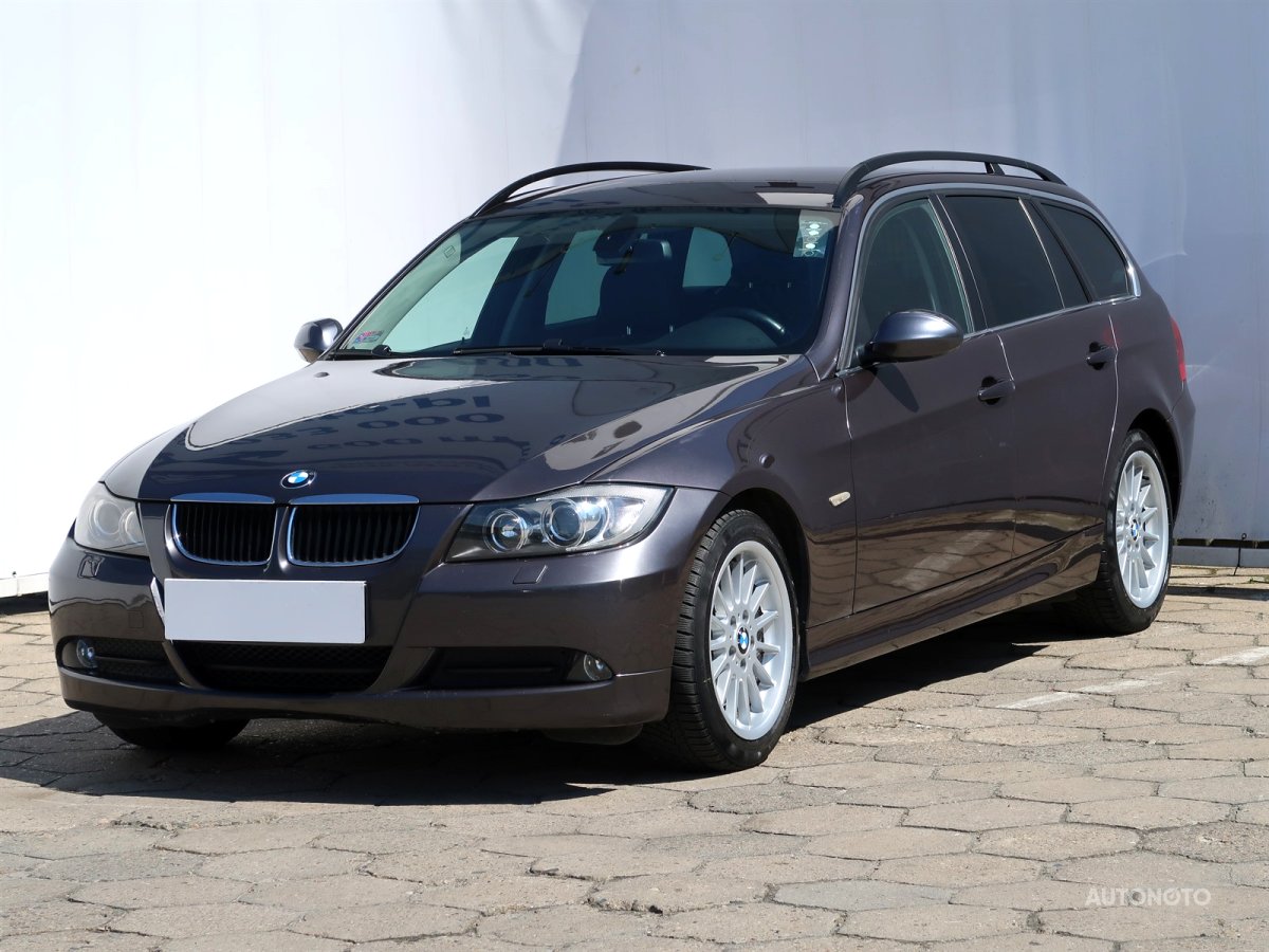 BMW Řada 3, 2008 - pohled č. 3