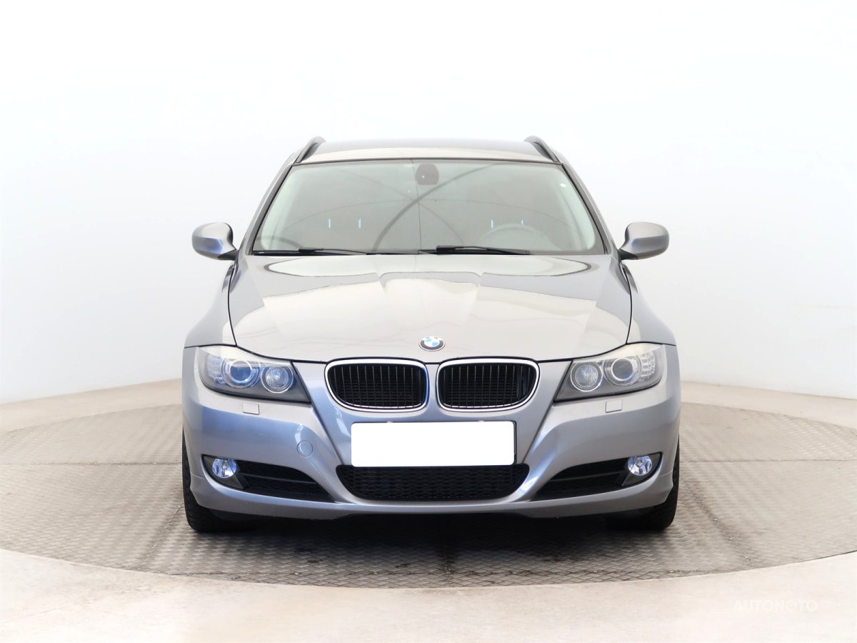 BMW Řada 3, 2010 - pohled č. 2