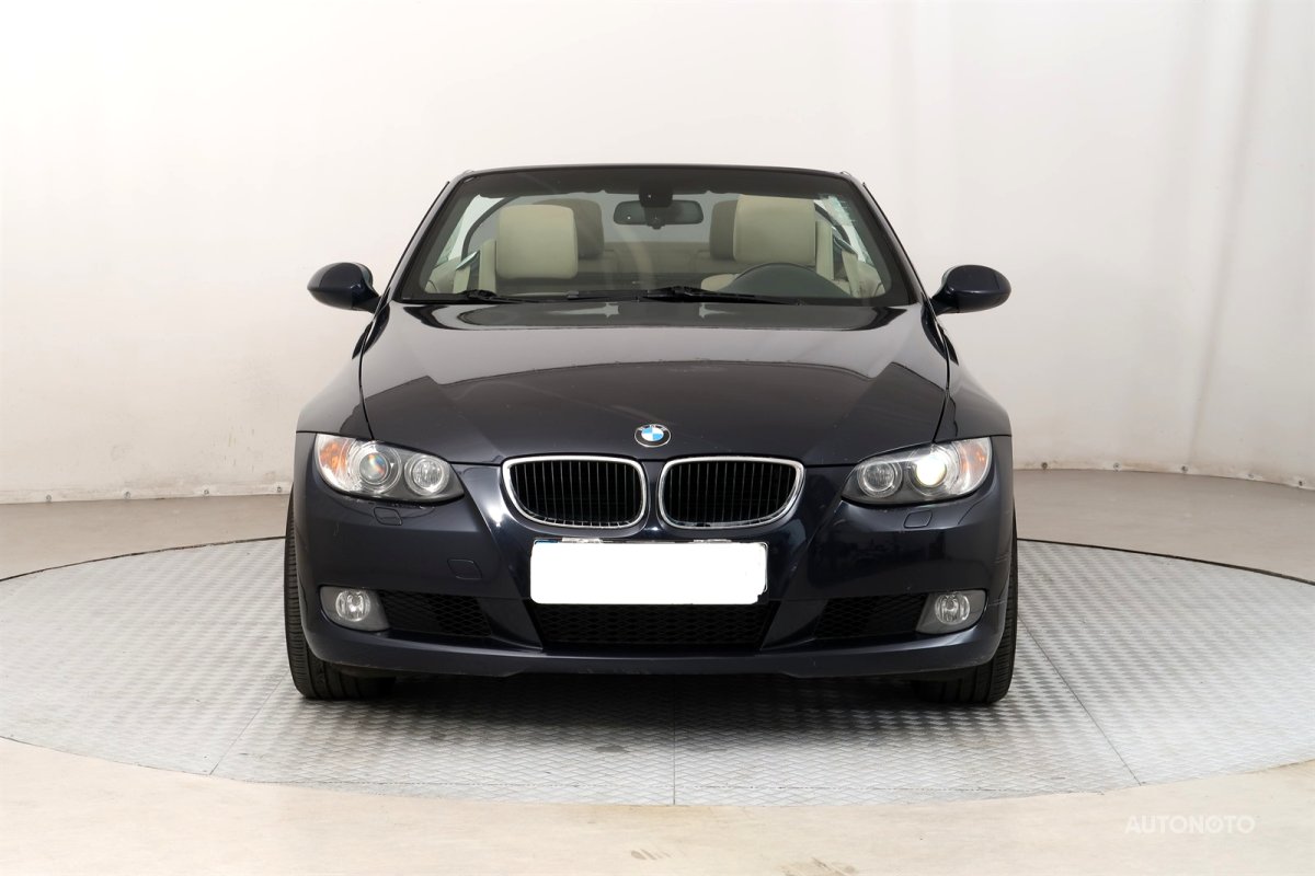 BMW Řada 3, 2009 - pohled č. 2